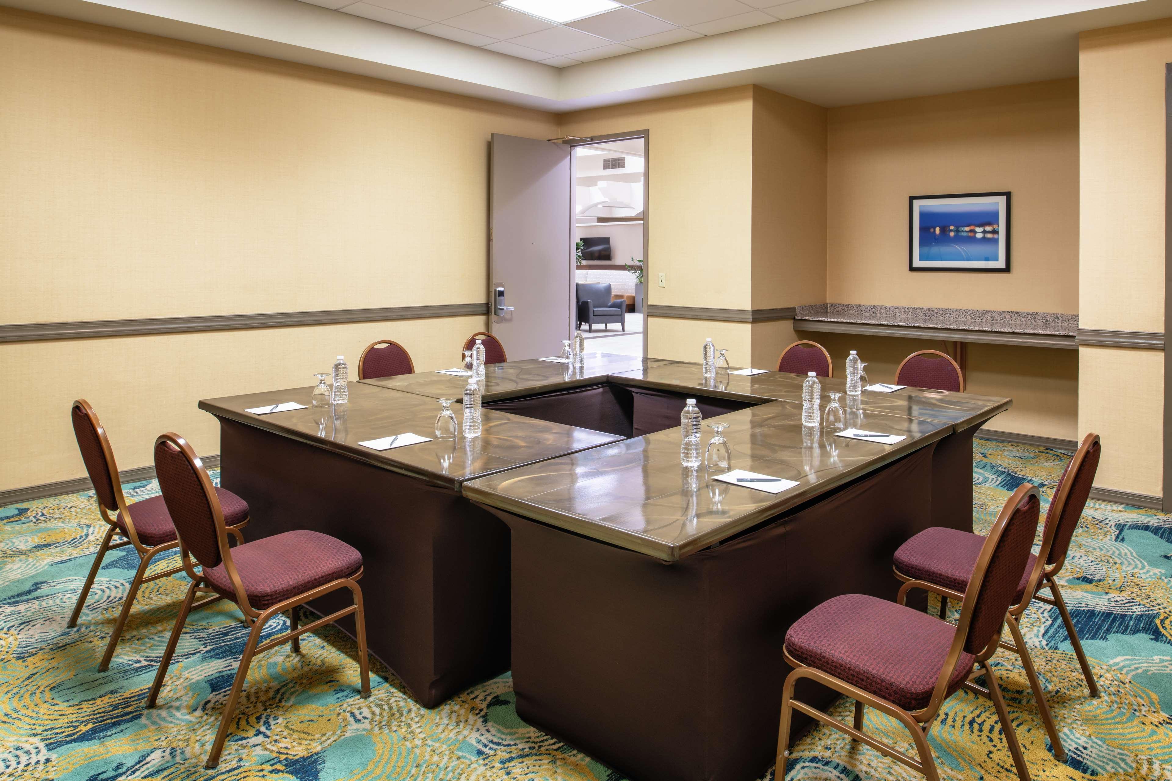 Embassy Suites By Hilton Seattle - Tacoma International Airport Таквила Экстерьер фото