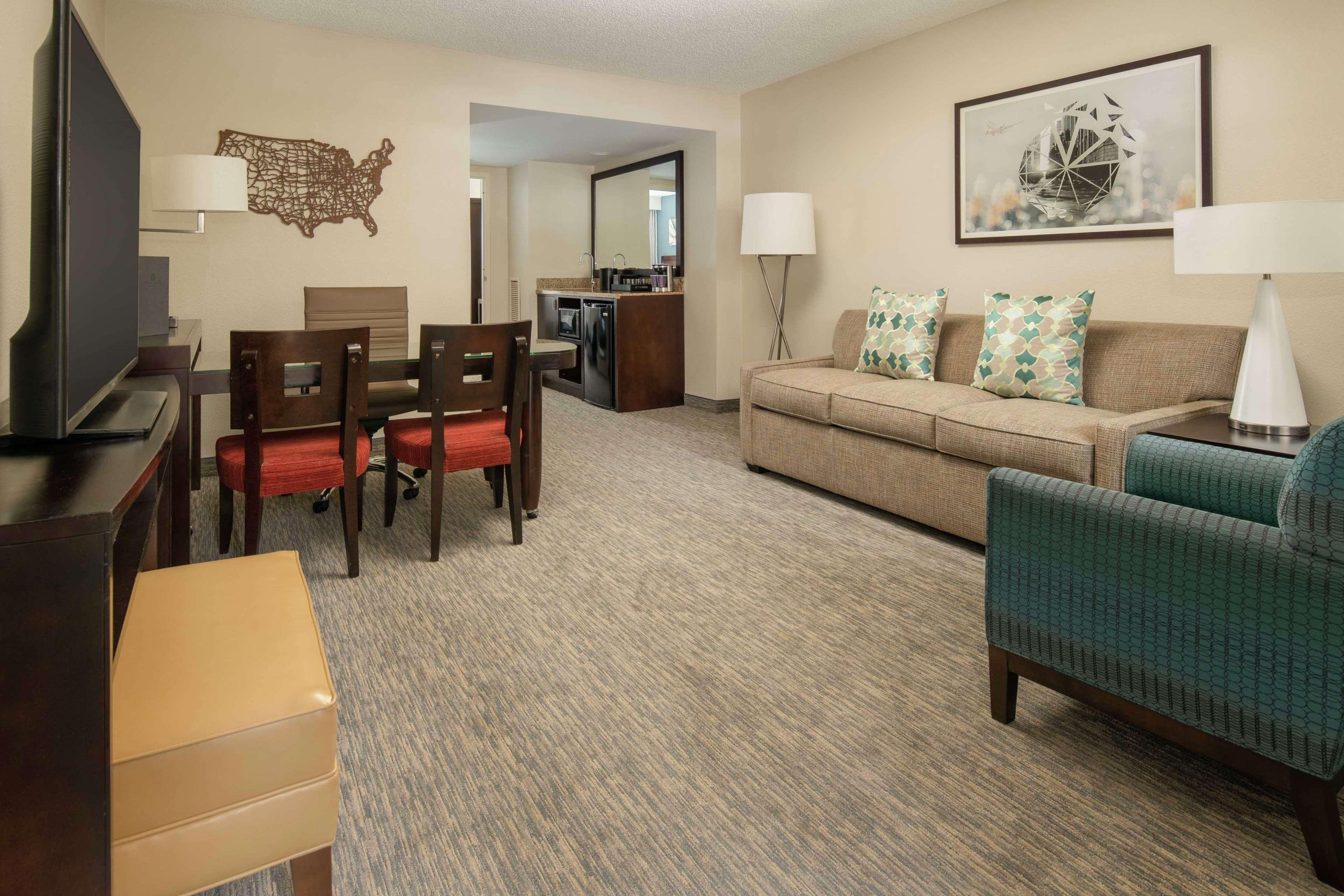 Embassy Suites By Hilton Seattle - Tacoma International Airport Таквила Экстерьер фото