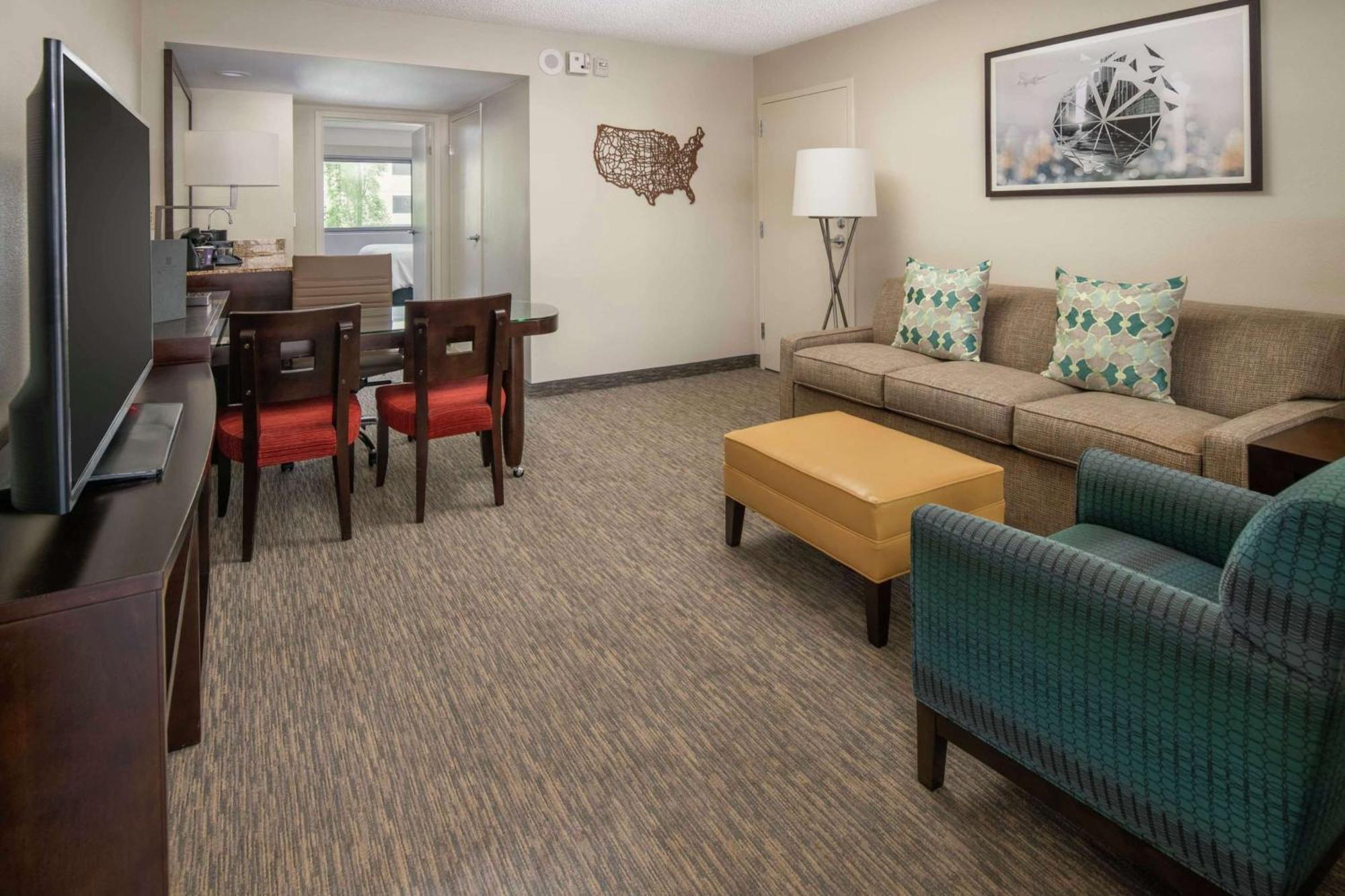 Embassy Suites By Hilton Seattle - Tacoma International Airport Таквила Экстерьер фото