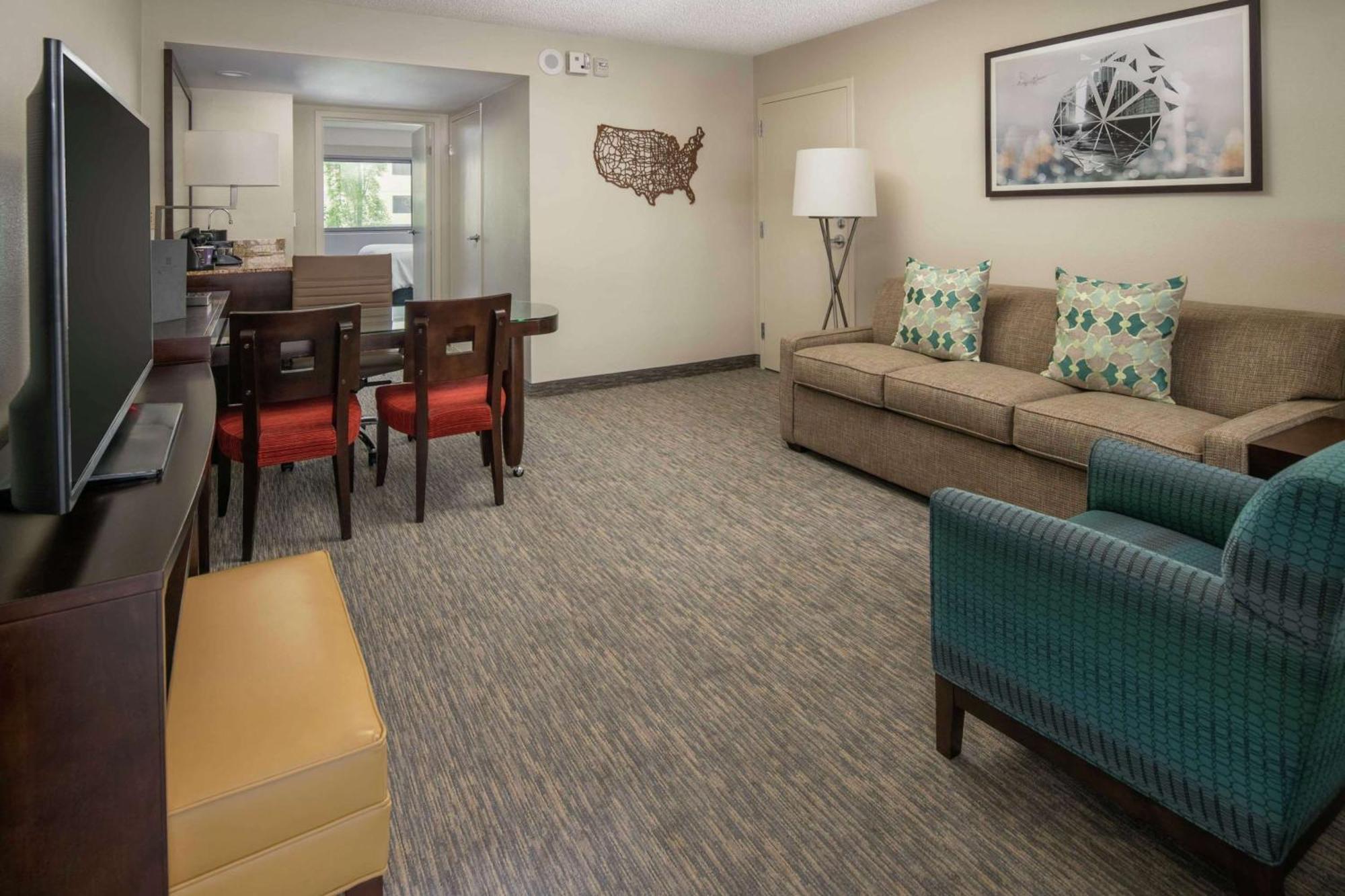 Embassy Suites By Hilton Seattle - Tacoma International Airport Таквила Экстерьер фото