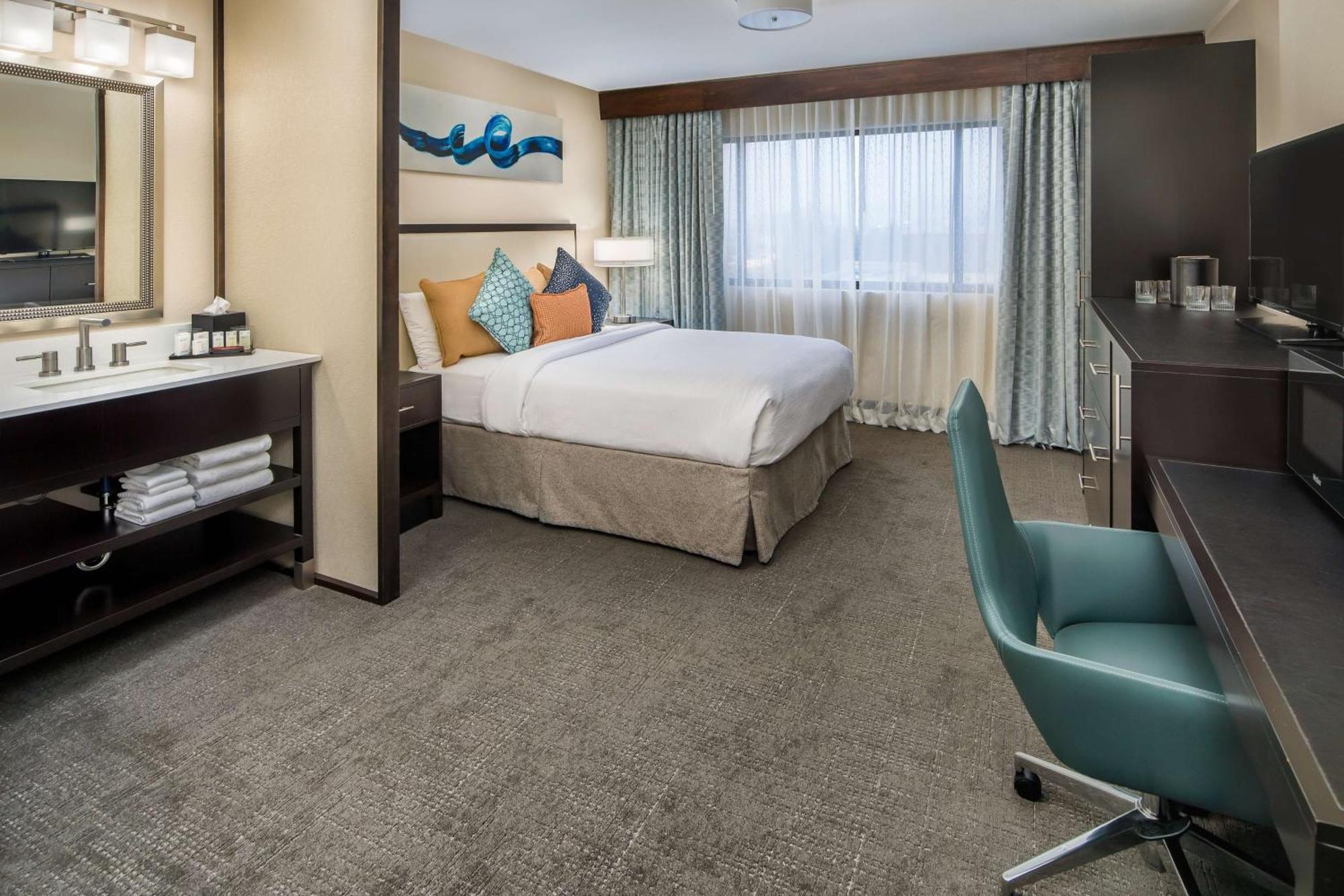 Embassy Suites By Hilton Seattle - Tacoma International Airport Таквила Экстерьер фото
