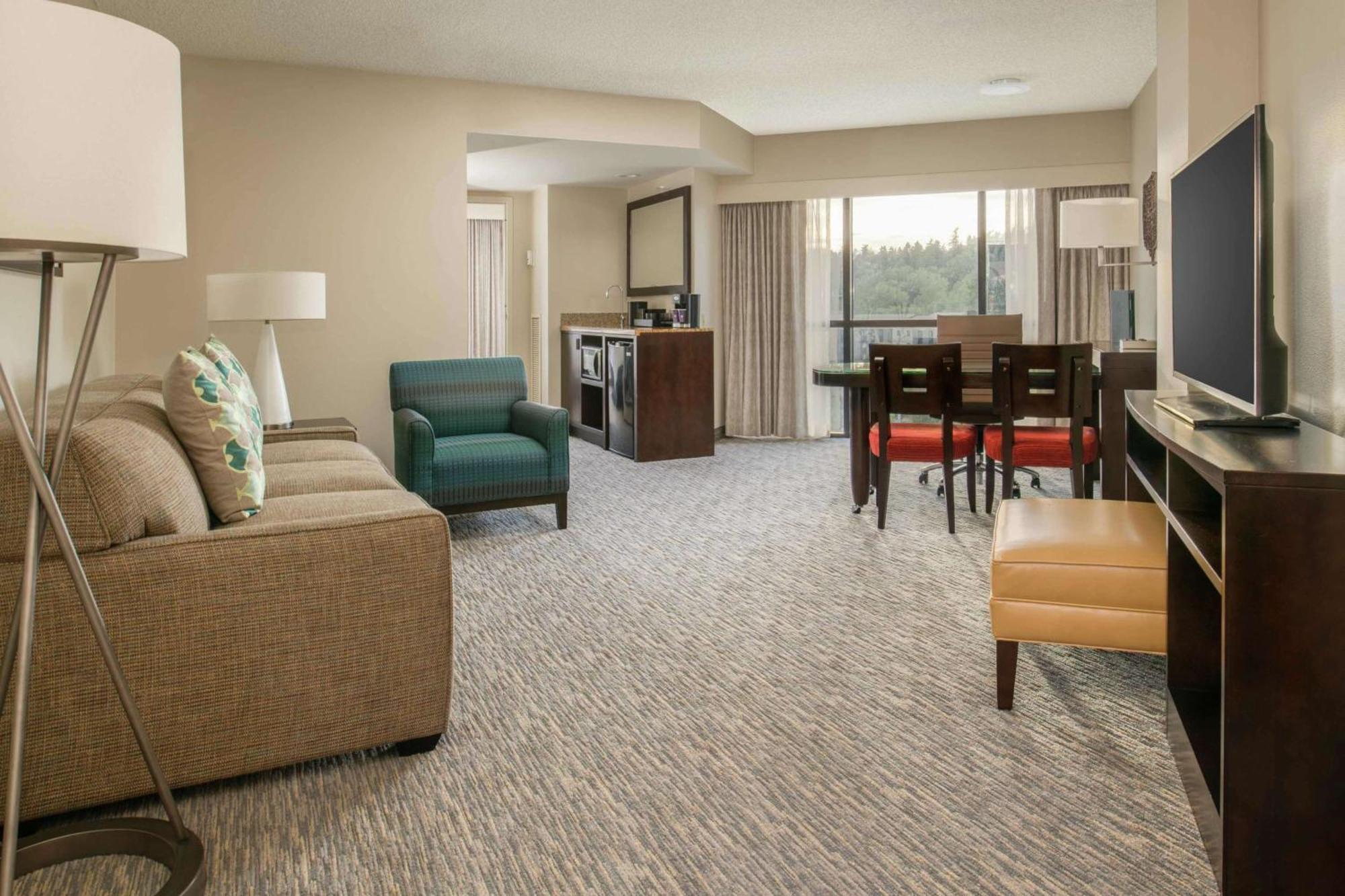 Embassy Suites By Hilton Seattle - Tacoma International Airport Таквила Экстерьер фото