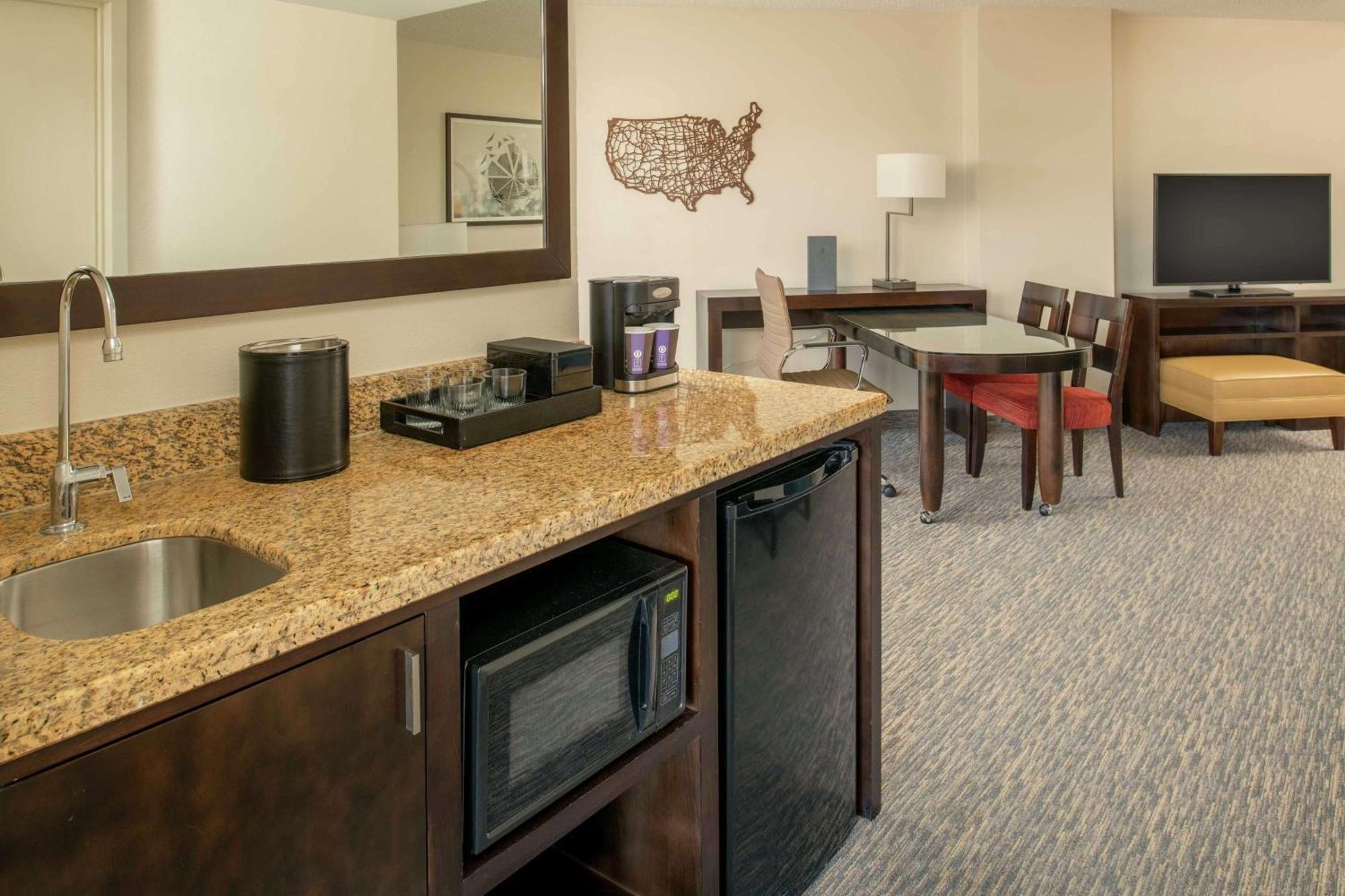 Embassy Suites By Hilton Seattle - Tacoma International Airport Таквила Экстерьер фото